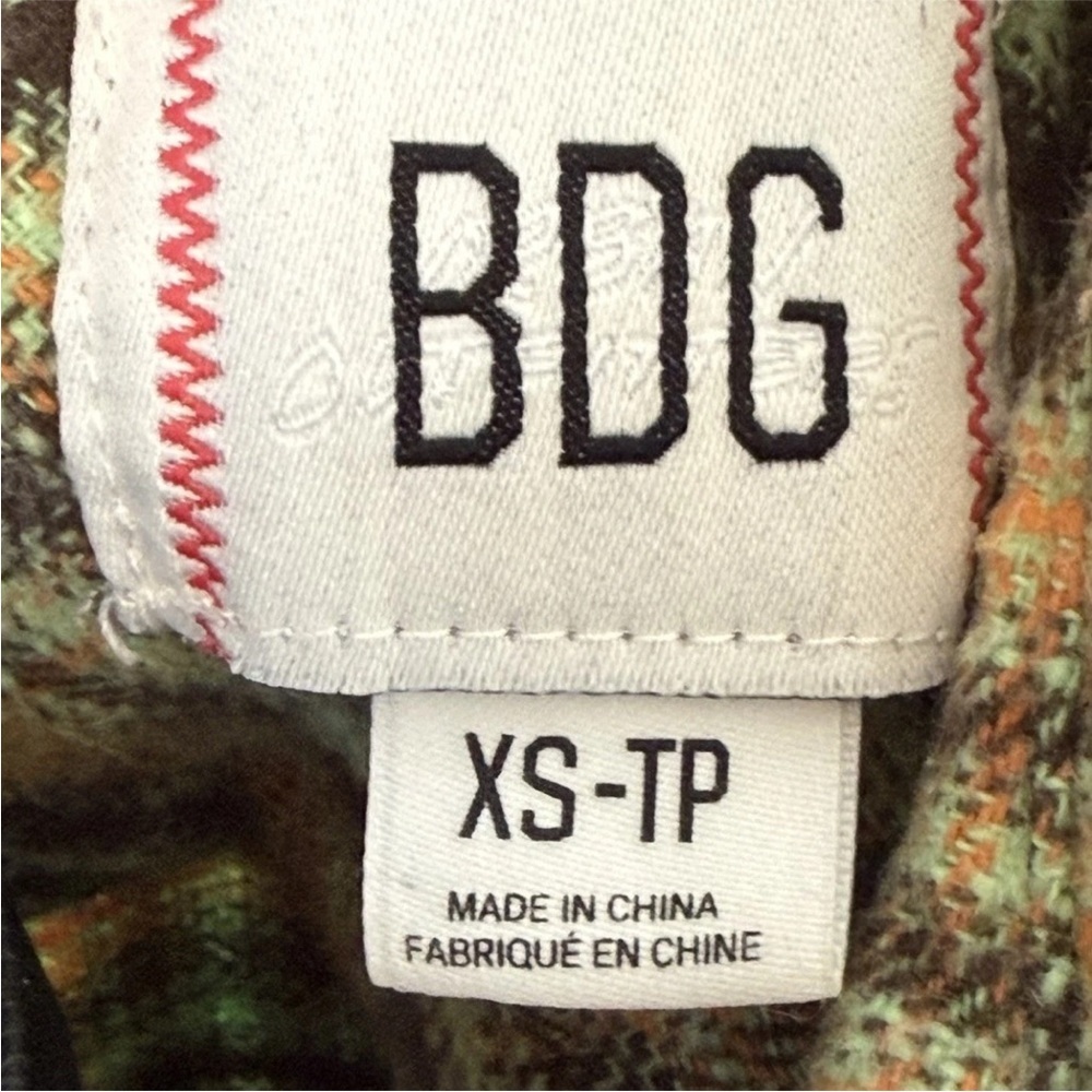 BDG Women Size XS Green Orange Brown Plaid Cropped Flannel  Raw Hem Oversized - Picture 7 of 15